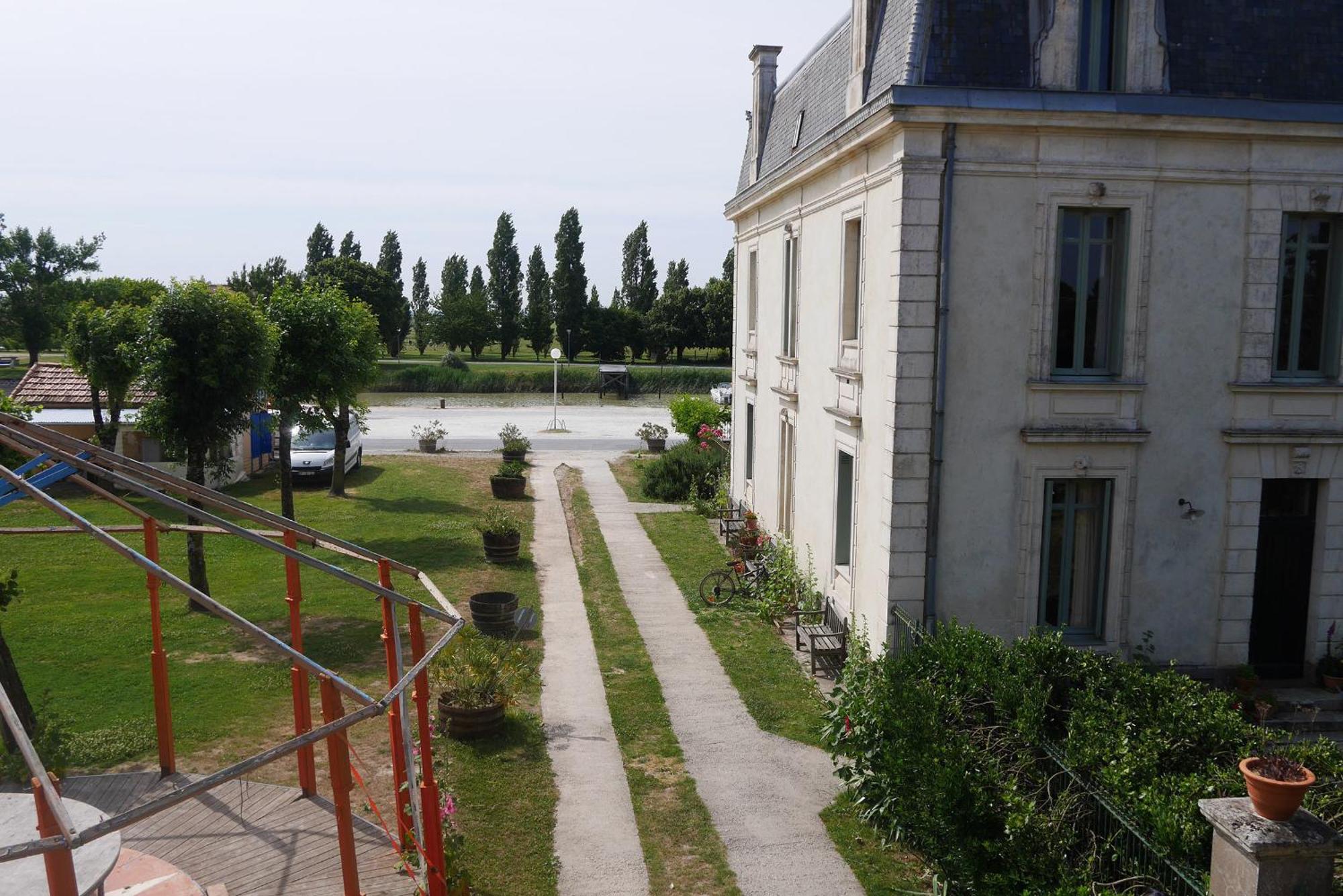 Le Domaine Du Meunier Otel Mortagne-sur-Gironde Oda fotoğraf